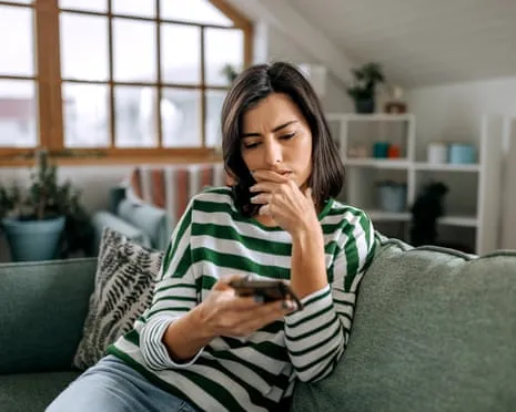 “E rrezikshme dhe alarmante”: Google heq disa përmbledhje të AI pasi rrezikohej shëndeti i përdoruesve