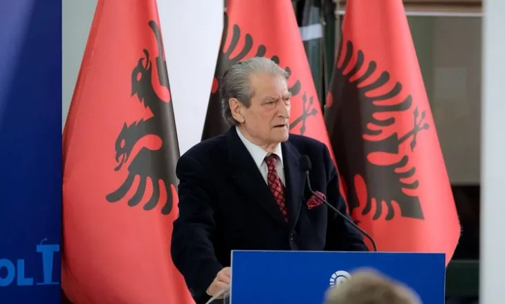 “Edi Rama një autokrat, që plaçkiti qytetarët”/ Berisha, ‘foltore’: Lidhjet e tij të tmerrshme me kartelët e drogës