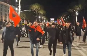 “Edi Rama o hajdut”/ Adriatik Lapaj, para Kryeministrisë: Mungojnë ilacet, dhe këta pinë verë nga 33 mijë euro