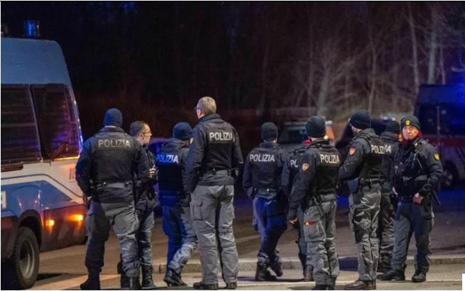 Efektivi vrau 20-vjeçarin se mbante pistoletë në dorë, arma e të riut rezulton plastike