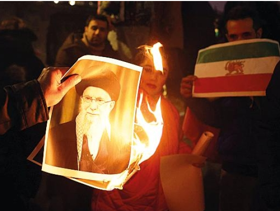 Eksperti: Pse është e vështirë që regjimi në Iran të bjerë si në Siri?