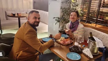 Ema Andrea ndan dhimbjen e humbjes së vëllait binjak!