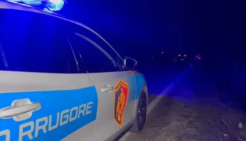 EMRAT/ Aksidenti me vdekje në Laç, humb jetën 25-vjeçari! Dy të rinj përfundojnë te Trauma