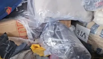 EMRAT| Fusnin veshje kontrabandë nga Kina dhe Turqia, në pranga 3 persona