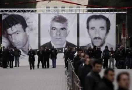 “Ende asnjë fajtor për pushkatimet e shtetit”/ 15 vite nga “21 Janari”, Braçe: Gjaku nuk duhet të bëhet ujë, duhet…