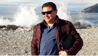 Enertin Dheskali: Unë perëndi nuk jam, por të dua si një zot…