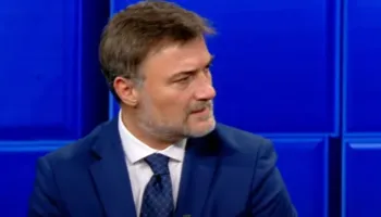 Enkelejd Alibeaj: Protestat me Berishën nuk sjellin asgjë ndryshim