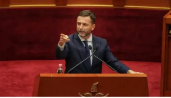 Erion Braçe: Në orën 3 të natës parlamenti votoi një marrëzi, arrestohesh nëse parkon dysh në rrugë!