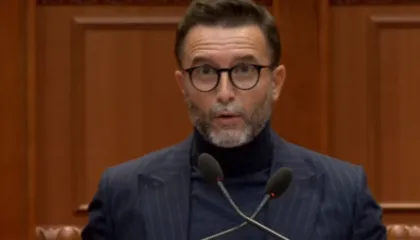 Erion Braçe nuk mban më, e thotë të vërtetën në Kuvend: Boll shpenzuat para për KOKSH, le të mbështesim futbollin