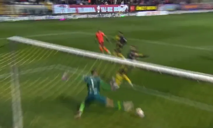 Ernest Muçi dopietë dhe asist në Kupën e Turqisë, “çmenden” tifozët e Trabzonspor