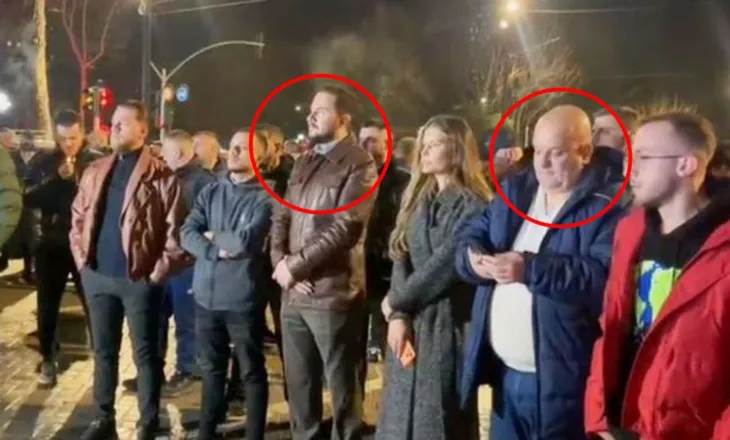 Ervin Salianji i bashkohet protestës së PD, krah tij shihet dhe Ilir Vrenozi