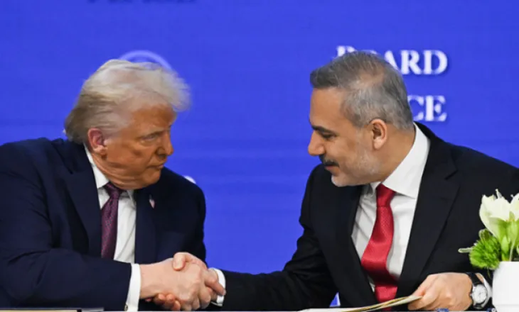 Euractiv: Athina e shqetësuar nga Bordi i Paqes i Trumpit