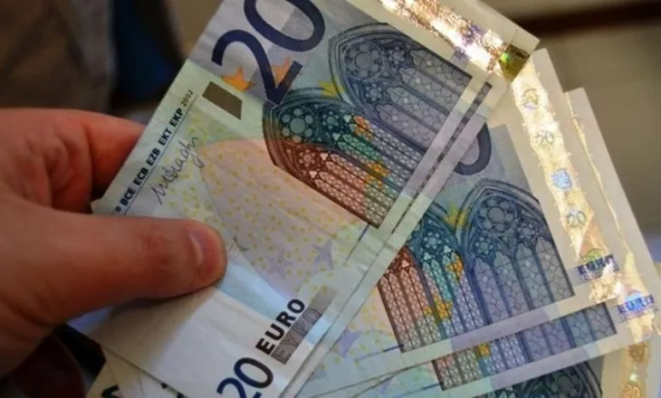 Euro prek minimumin historik