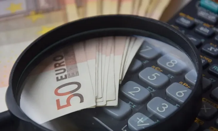 Euro vijon trendin rënës/ BSH: Ja me sa u këmbye gjatë muajit Janar