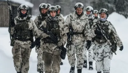 Evropa dërgon trupa të NATO-s në Groenlandë për të frenuar ambiciet e Donald Trump