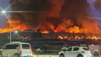 Fabrika përfshihet nga zjarri në Gjakovë