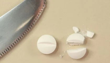 Farmacistja britanike vë në dukje pasojat serioze të shtypjes së pilulës përpara se ta merrni