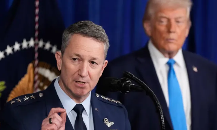 “Fat të mbarë dhe Zoti ju ndihmoftë”, zbulohen detajet e sulmit në Venezuelë. Aksioni me 150 avionë, ushtari më i ri që mori pjesë vetëm 20 vjeç