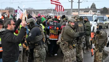 FBI “përzë” shtetin nga hetimi i vrasjes në Minneapolis, zbulohet e shkuara e oficerit