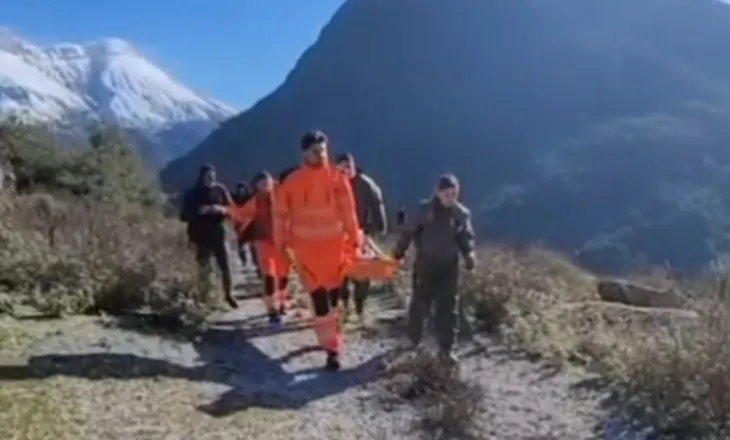 Fëmija goditet nga mushka në kokë, niset me helikopter drejt Vlorës, shkak rruga e prishur në fshatin Bashaj