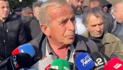 Fermerët e Maliqit në protestë pas përmbytjeve të mëdha
