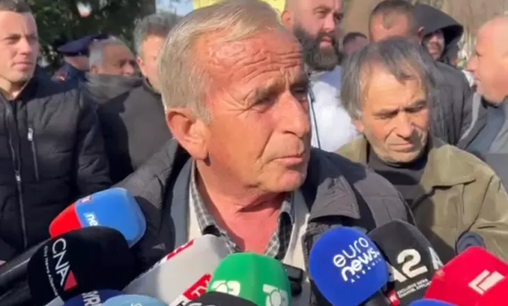 Fermerët e Maliqit në protestë pas përmbytjeve të mëdha