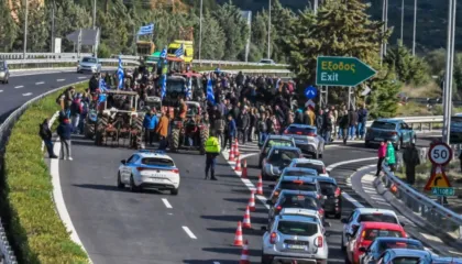 Fermerët në Greqi intensifikojnë aksionin e tyre, çfarë pritet të ndodhë sot dhe nesër