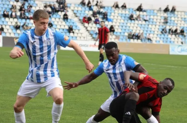 Fitore jetike, Tirana feston ndaj Flamurtarit