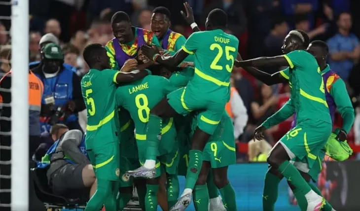 Fituan Kupën e Afrikës, presidenti i Senegalit i shpërblen me shumë para dhe toka në bregdet