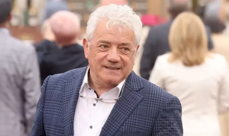 Fituesi i Topit të Artë rezulton me kancer