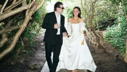 Flet organizatori i dasmës: Jam i befasuar nga qëndrimi i Brooklyn Beckham ndaj prindërve të tij