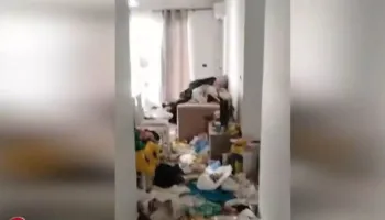 Flet për herë të parë babai i tre fëmijëve që u gjetën vetëm në shtëpi: Me gruan u divorcuam se më tradhtoi! I dashuri i saj më rrahu djalin! Kam edhe video