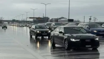 Fluks i lartë mjetesh në aksin Milot-Lezhë, trafik i rënduar edhe në hyrje të qytetit të Lezhës