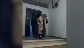 ‘Fole’ prostitucioni në Durrës! Tutorja nga Armenia nuk hap dyert, ndërhyn zjarrfikësja, pranga dy punonjëseve