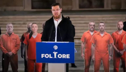 Foltorja para kryeministrisë/ Myrtollari: Rama ka humbur çdo të drejtë morale për të qeverisur! Dorëheqje