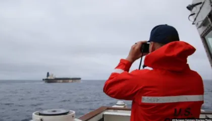 Forcat amerikane kapin një cisternë ruse në Atlantik