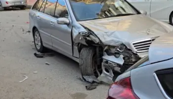 FOTO- Aksident zinxhir, përplasen pesë automjete njëra pas tjetrës