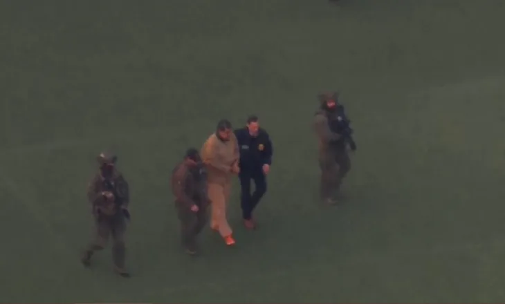 FOTO/ Maduro dhe gruaja e tij dalin nga paraburgimi, nën masa të rrepta sigurie paraqiten në gjykatën e New York-ut