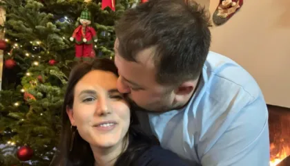 Foto/ Nata e ndërrimit të viteve, deputetja socialiste prezanton për herë të parë partnerin e saj me një postim të veçantë