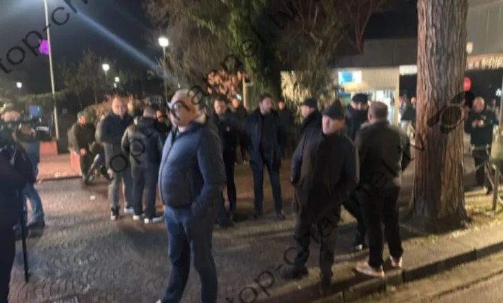 Fotolajm/ Protesta e dytë kombëtare e PD-së, prezent edhe djali i Sali Berishës