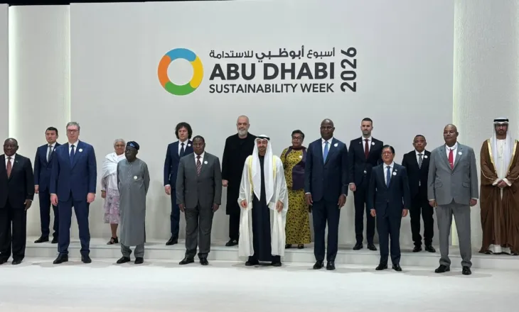 Fotolajm/ Rama merr pjesë në ceremoninë e ndarjes së çmimeve “Zayed” në Abu Dhabi