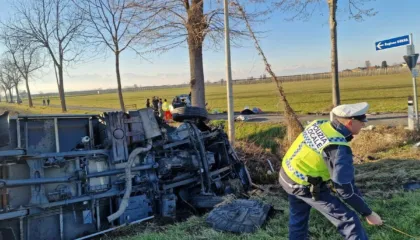 FOTOT/ Identifikohen dy të rinjtë shqiptarë që humbën jetën në aksidentin tragjik në Itali pasi makina u përplas me kamionin