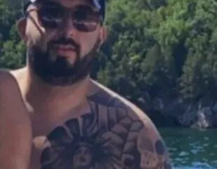 FOTOT-Plagosja me armë zjarri e dy shqiptarëve në Greqi/ Detajet nga atentati, një person hyri në lokal dhe…