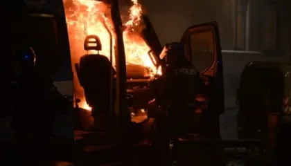 Fotot/ Protestë e dhunshme në Torino, pamje si në luftë, tubuesit përplasen me policinë