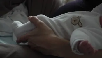 Francë, lindshmëria “në kolaps”:  E paprecedent qe nga Lufta e II, ka më shumë vdekje