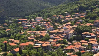 ‘Fshati grek që ofron para për të jetuar brenda tij’/ Kryeplaku: Po inkurajojmë banorët…