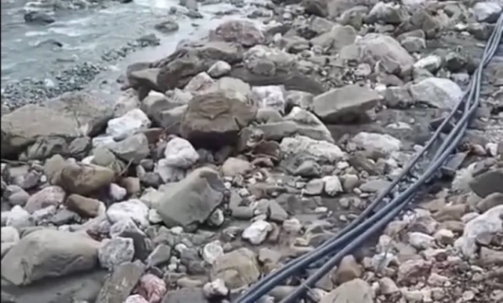 Fshatrat e Klosit ende pa ujë – Përroi nxjerr zbuluar investimin abuziv/ Vata: Kush mban përgjegjësi?