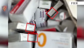 Furnizonte farmacitë e Fierit me medikamente të skaduara kontrabandë, arrestohet 42-vjeçari (EMRI)
