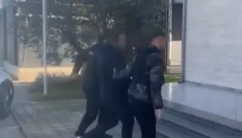 Furnizonte farmacitë me ilaçe të skaduara, arrestohet 42-vjeçari (Emri)