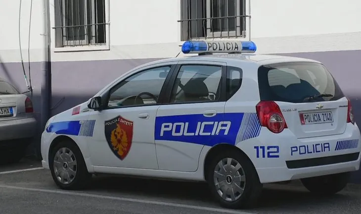 Futën drogë në burgun e Elbasanit, arrestohet efektivi dhe familjarja e të burgosurit